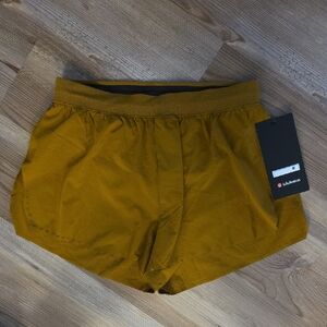 NWT Lululemon Fast And Free Short 3" Size S